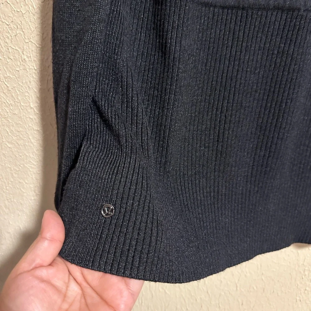 Lululemon Cardigan Wrap Size 6‎ Black